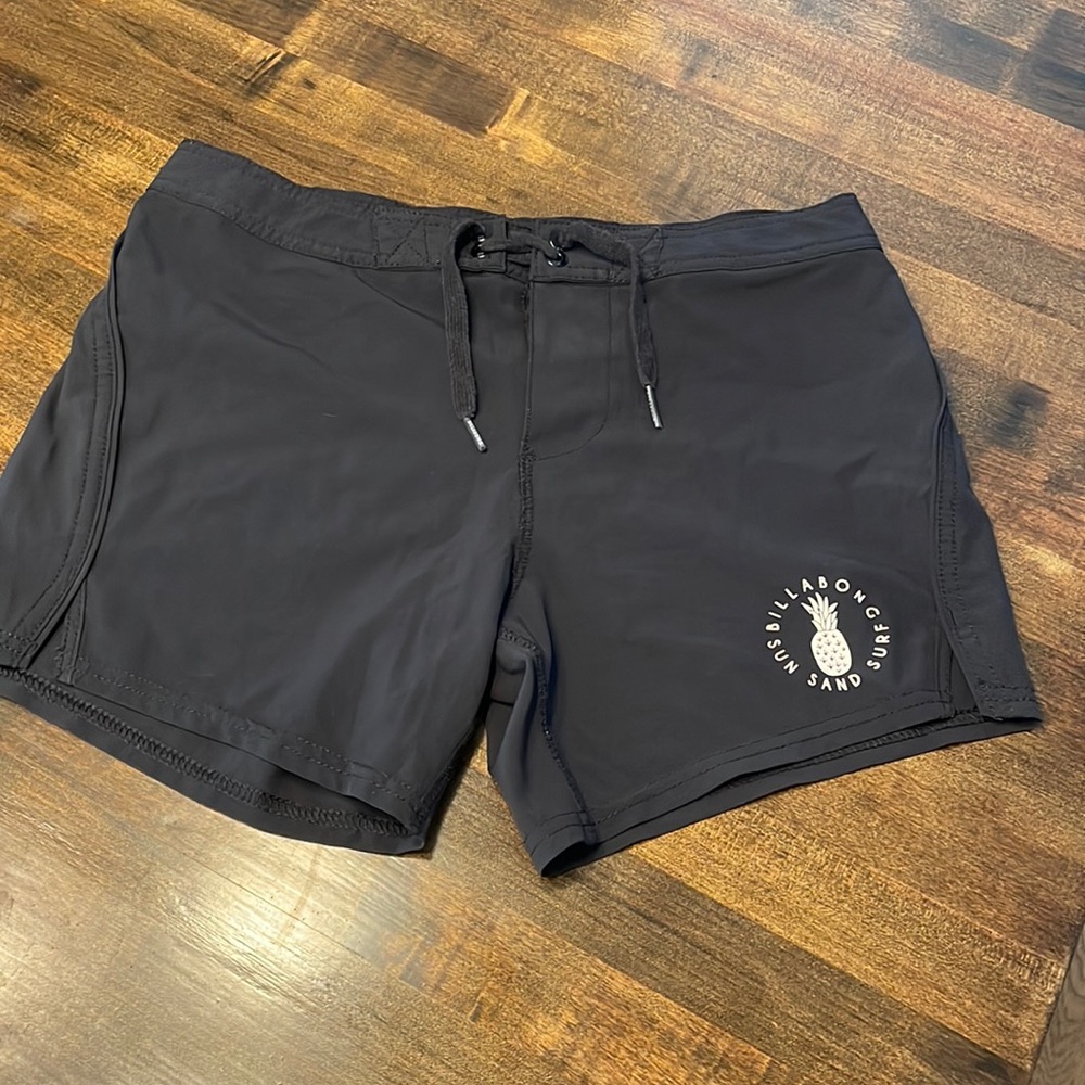 Billabong Girls size 14 swim shorts